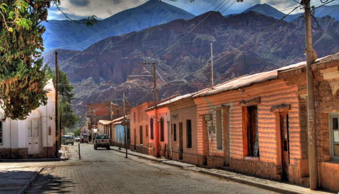 Calle_de_Tilcara,_Jujuy,_Argentina