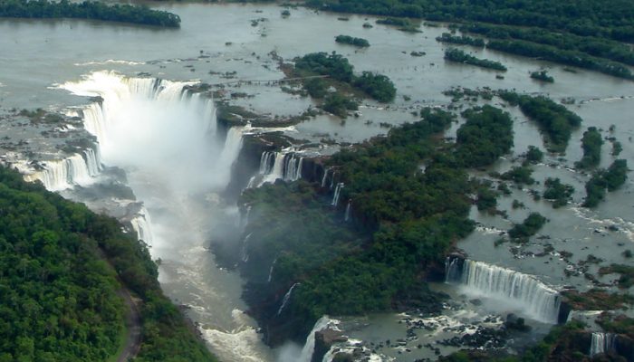 Foz_de_Iguaçu_27_Panorama_Nov_2005