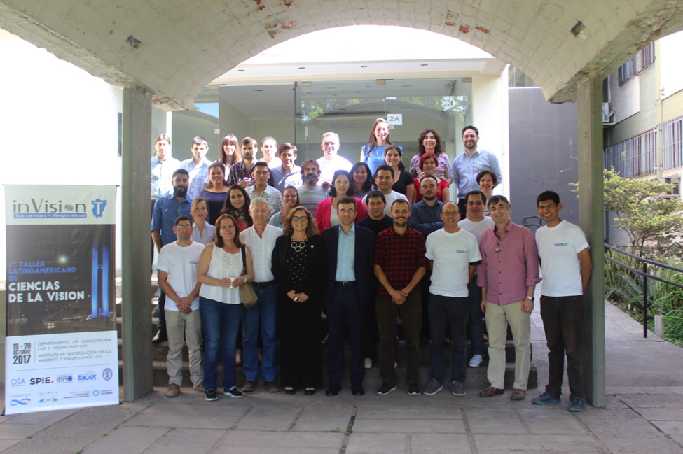 Así fue el inVisionT 2019 - Grupo de participantes y expositores Así fue el inVisionT 2019 - Grupo de participantes y expositores