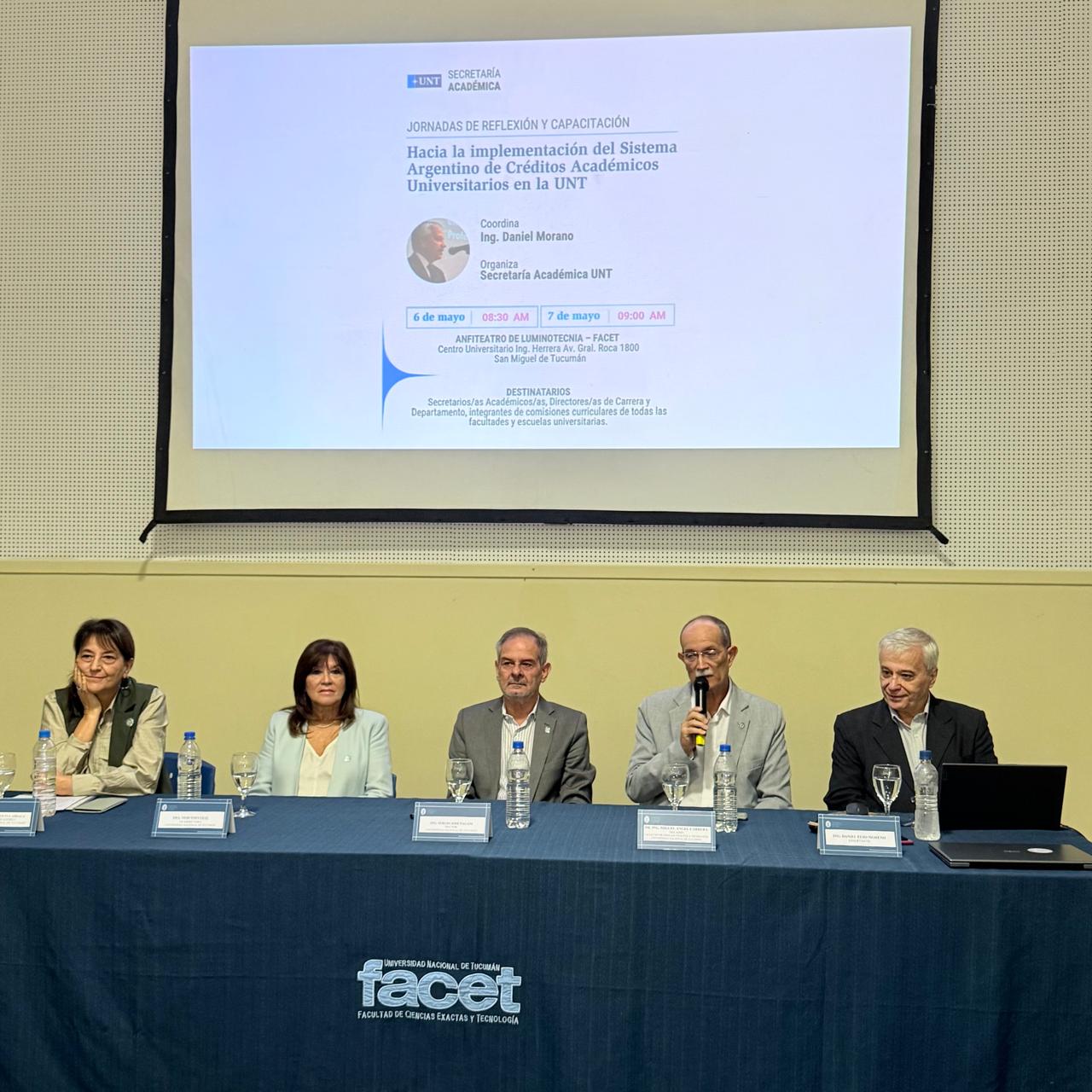 Jornadas de Reflexión y Capacitación en la FACET