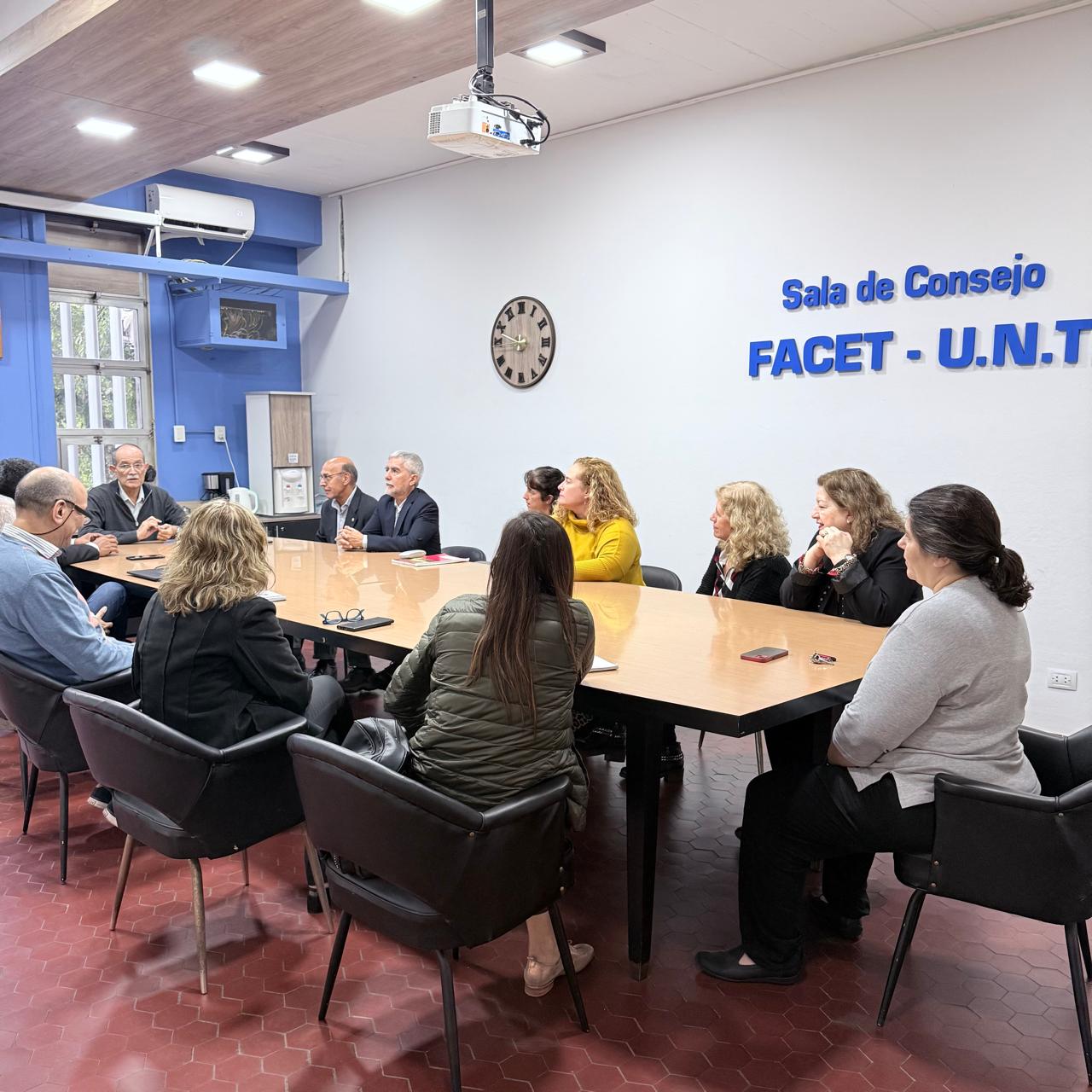Reunión del CODINOA en la FACET: Un Encuentro Productivo