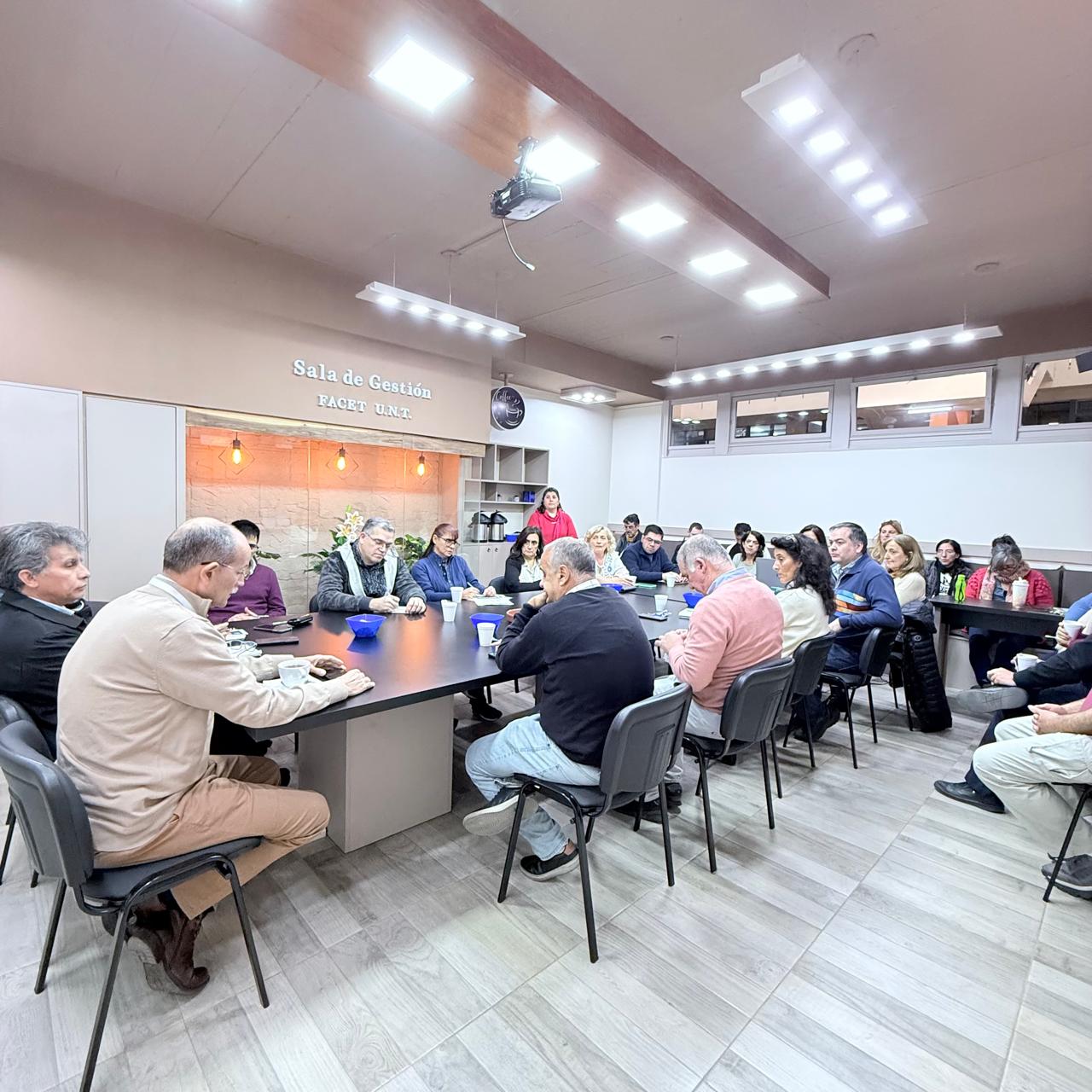 La FACET avanza en la actualización del Ciclo Básico de Ingeniería