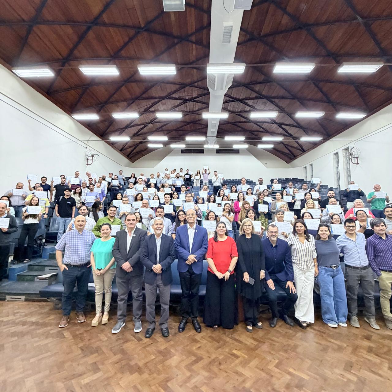 La FACET reafirma su compromiso con la calidad académica en la colación de la Diplomatura en Docencia Universitaria