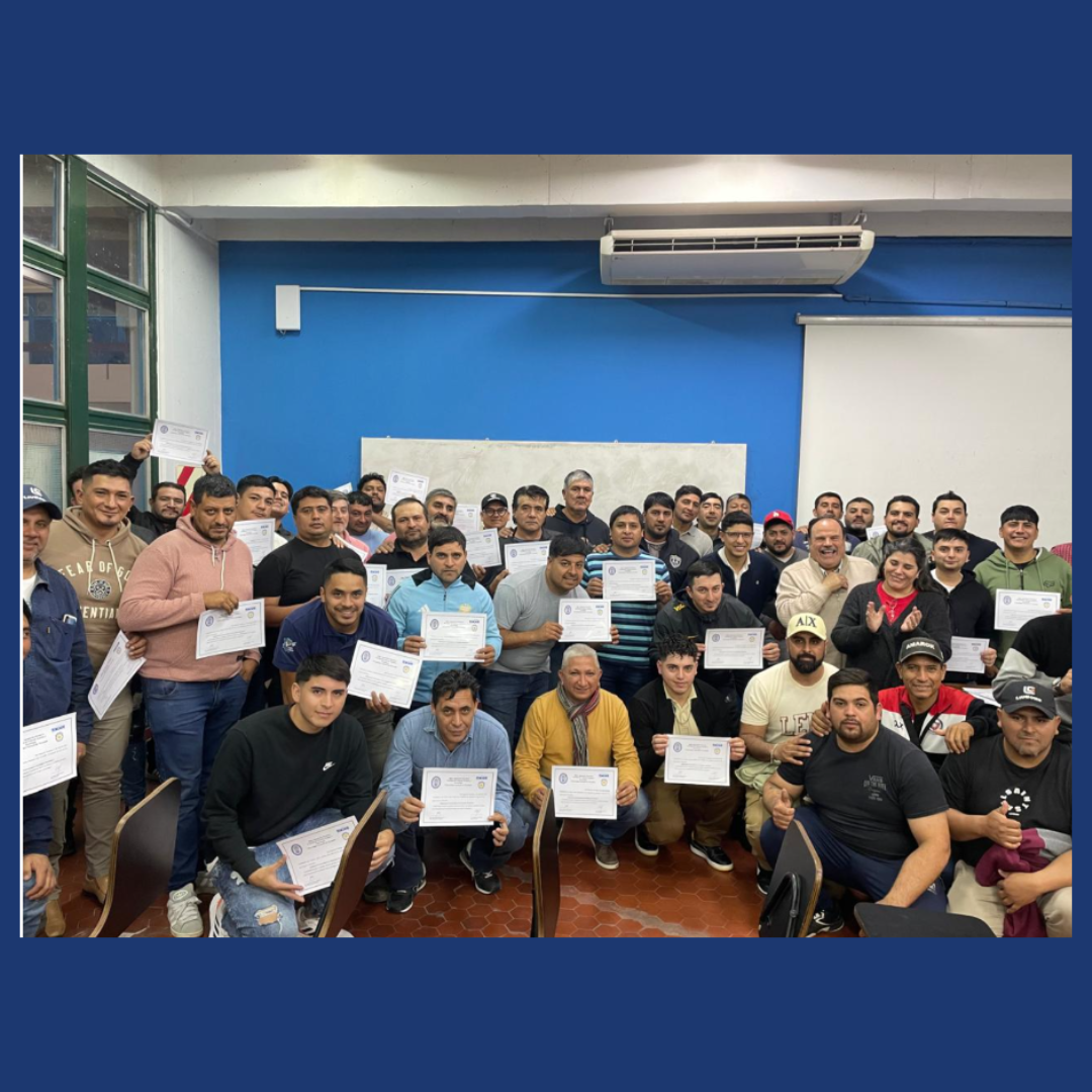 La FACET entregó certificados del Diplomado en Tecnologías Mecánicas a personal del grupo Los Balcanes
