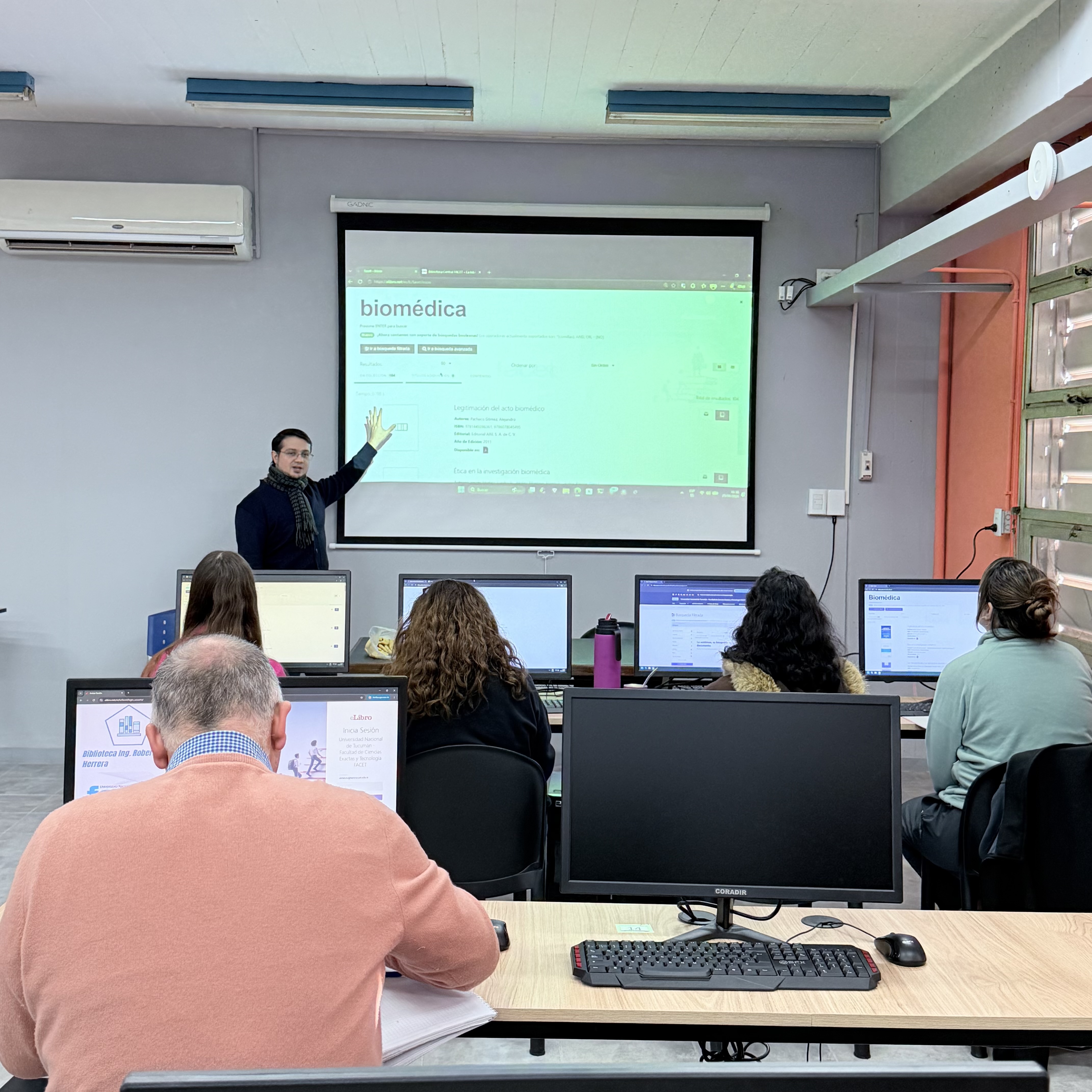 Biblioteca FACET brindó una capacitación sobre el uso de eLibro a docentes de Bioingeniería
